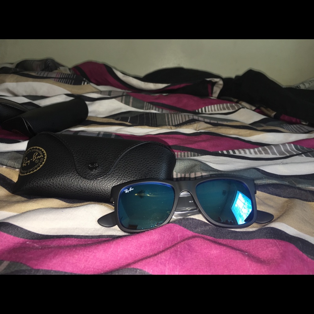 Matte Black Ray-Ban Sunglasses